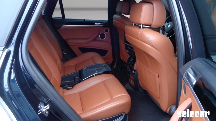 BMW X6  M 4.4 V8 auto