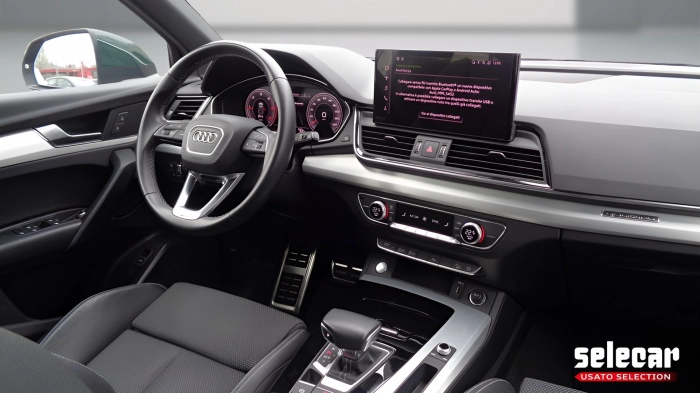 Audi Q5 Sportback  2021 -  40 2.0 tdi mhev 12V S line 