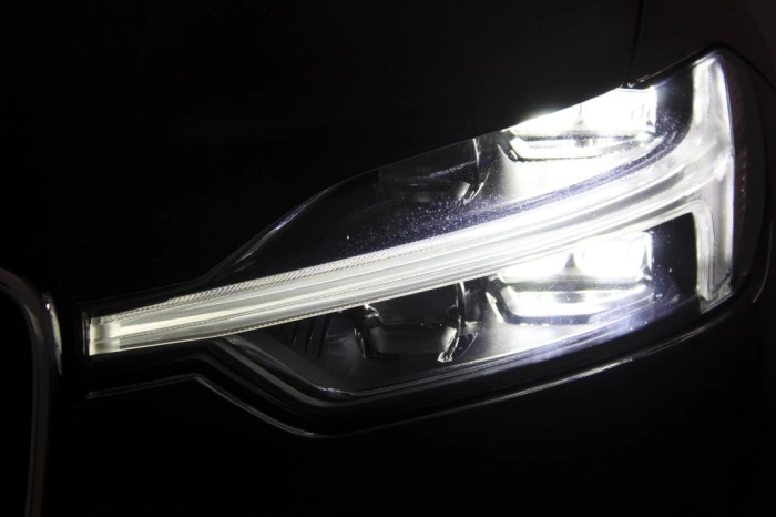 Volvo XC60  2.0 b4 Momentum Pro auto
