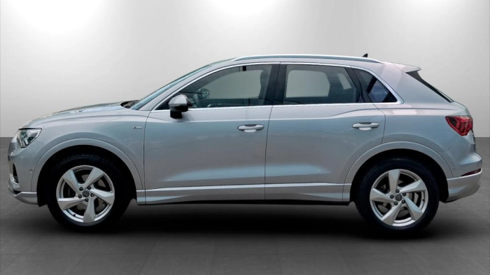 Audi Q3  35 2.0 tdi S line edition s-tronic