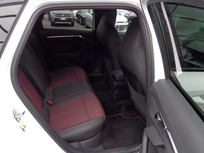 Audi S3  Sportback 2.0 tfsi quattro s-troni