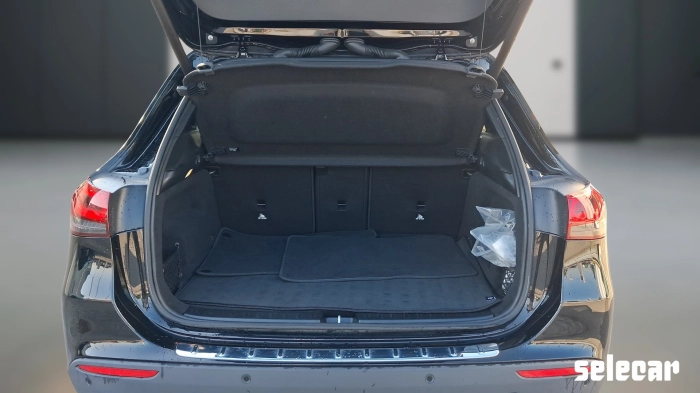 Mercedes-Benz GLA-H247 GLA 200 d Sport auto