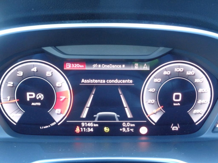 Audi Q3 Sportback  35 1.5 tfsi Identity Blac