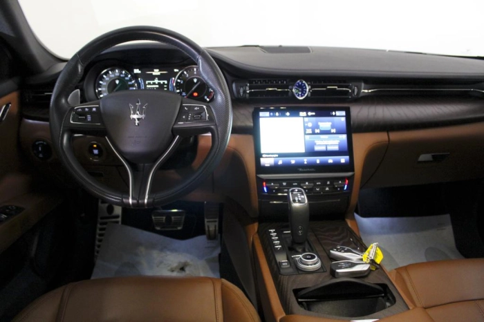 Maserati Quattroporte  3.0 V6 Modena Q4 430cv a