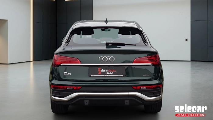 Audi Q5 Sportback  2021 -  40 2.0 tdi mhev 12V S line 