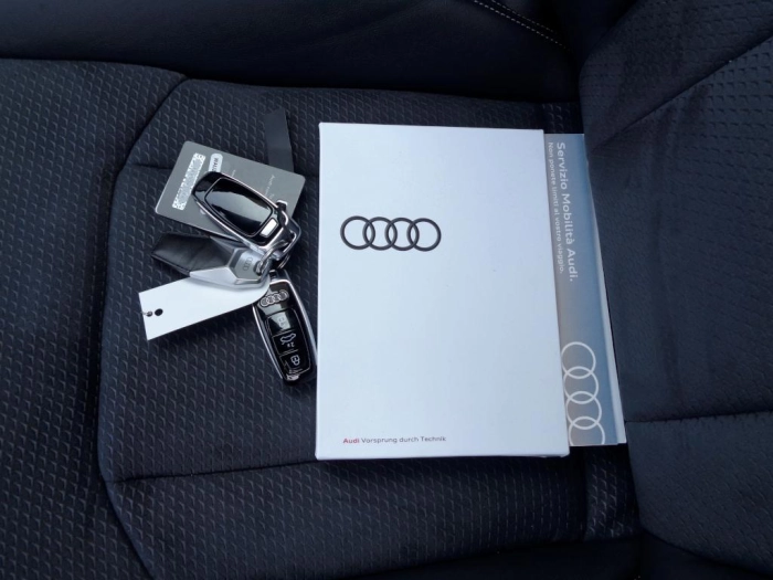 Audi Q8  3.0 tfsi e S line edition quattro 394cv tiptr