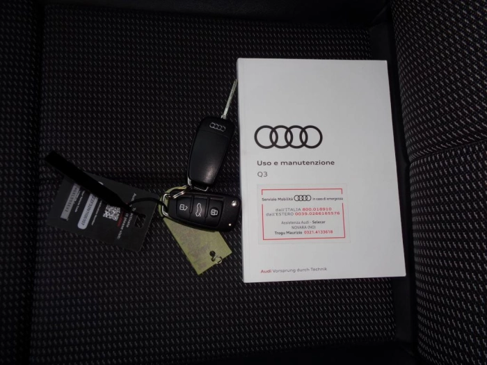Audi Q3  40 2.0 tdi Business Advanced quattro 200cv s-tronic