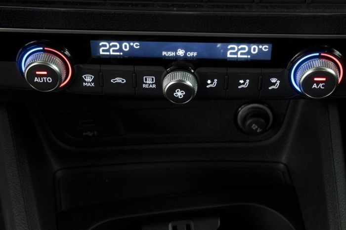 Audi Q2  30 2.0 tdi Admired Advanced s-tronic