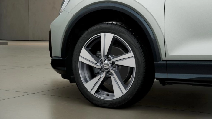 Audi Q2    Business Advanced 35 TFSI  110(150) kW(CV) S tronic