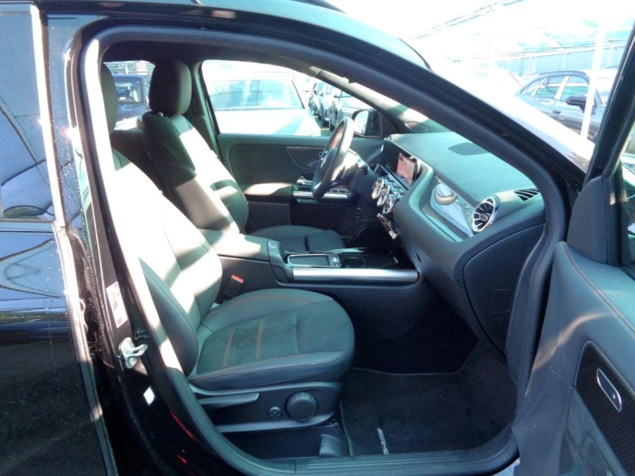 Mercedes-Benz GLA-H247 GLA 180 AMG Line Advanced Plus auto