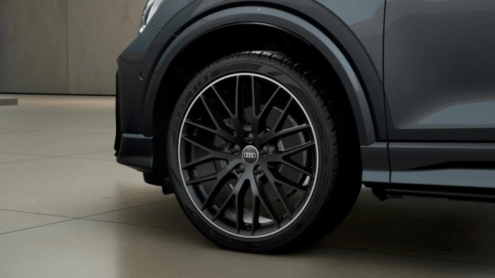 Audi Q2    Identity Black 40 TFSI quattro 140(190) kW(CV) S tronic