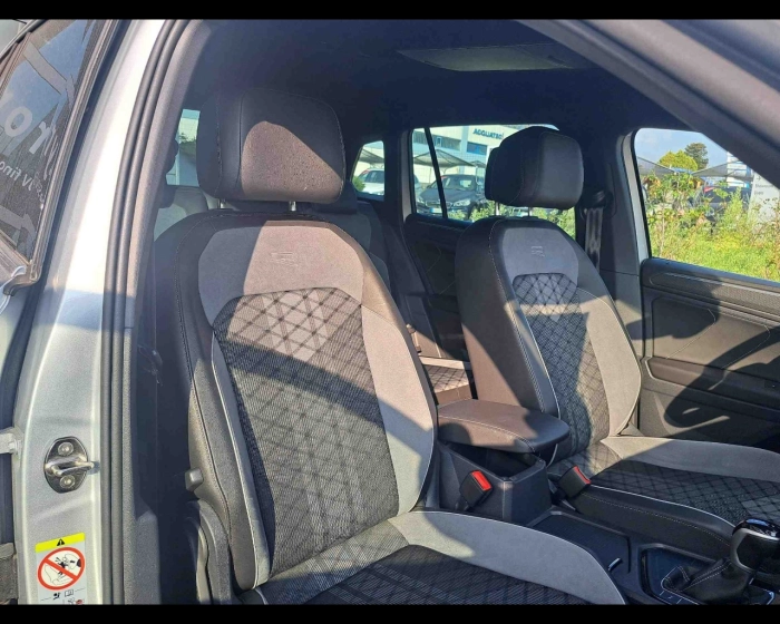 Volkswagen Tiguan  2.0 tdi R-Line 150cv dsg