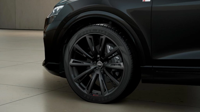 Audi Q8    S line edition TDI quattro 210 kW tiptronic