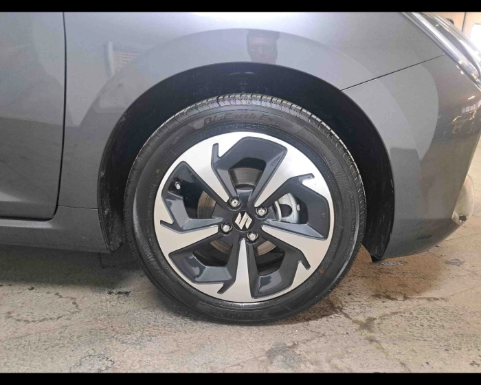 Suzuki Swift  VII -  1.2h Top 2wd