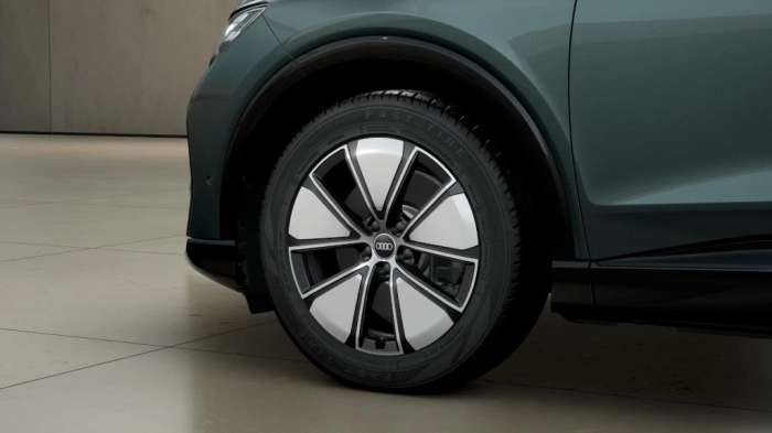 Audi Q4   SUV Business Advanced e-tron performance  210,00 kW