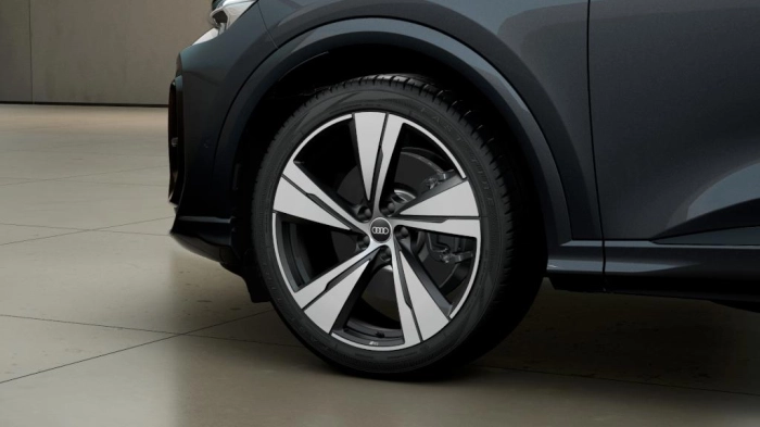 Audi Q5   S line edition e-hybrid quattro 220 kW S tronic