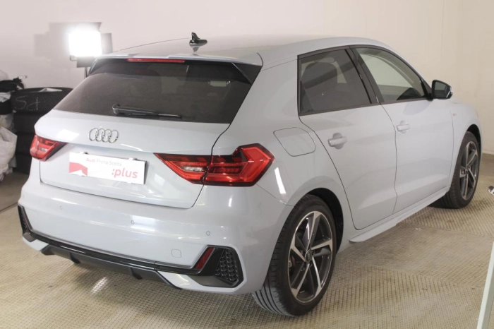 Audi A1 Sportback  30 1.0 tfsi S Line 116cv s-tronic