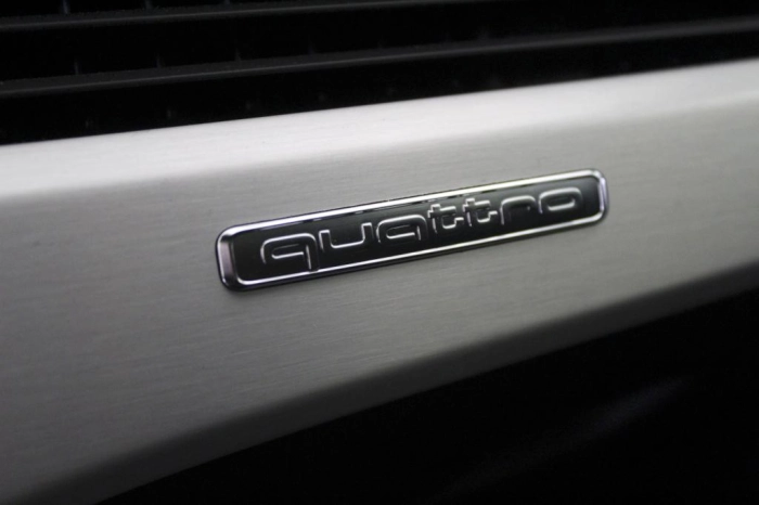 Audi A4 Avant  40 2.0 tdi mhev S line edition quattro 204cv s-tronic