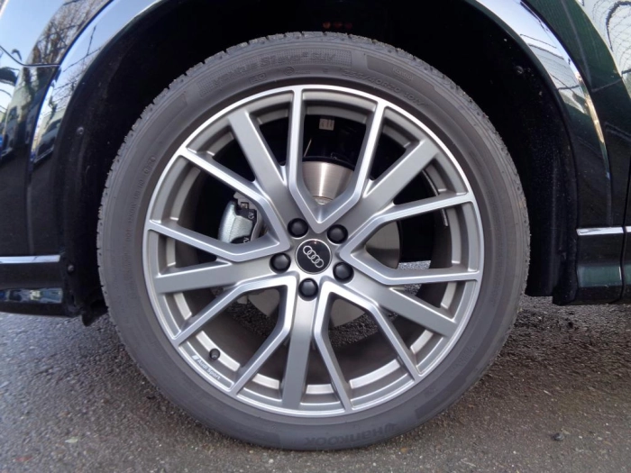 Audi Q3 Sportback  35 1.5 tfsi Identity Blac