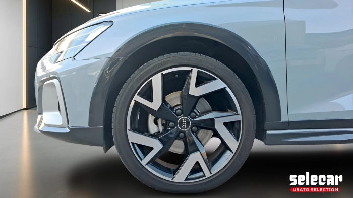 Audi A3 Allstreet  2.0 tdi Identity Contras