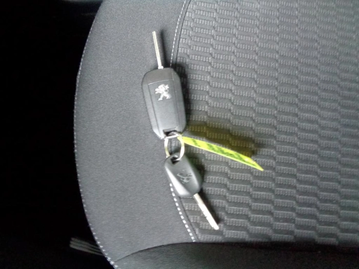 Peugeot 208  5p 1.2 puretech Active s&s 82cv neopatentat