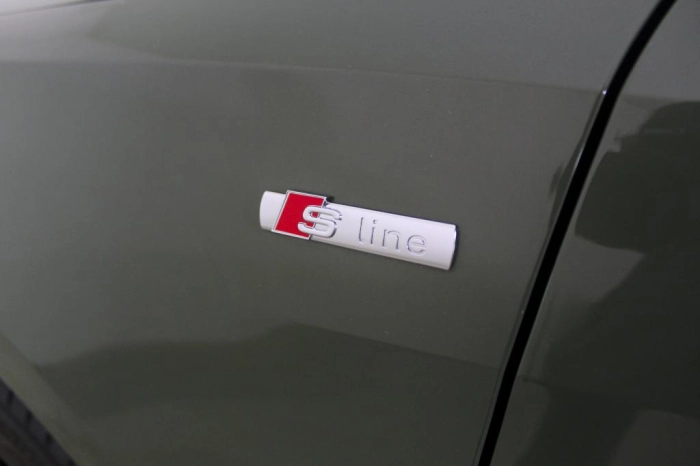 Audi A1 Sportback  40 2.0 tfsi Identity Bla