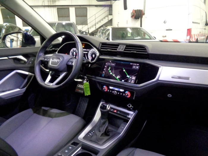 Audi Q3  35 2.0 tdi Business Advanced s-tronic