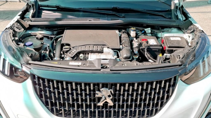 Peugeot 2008  1.2 puretech GT s&s 130cv