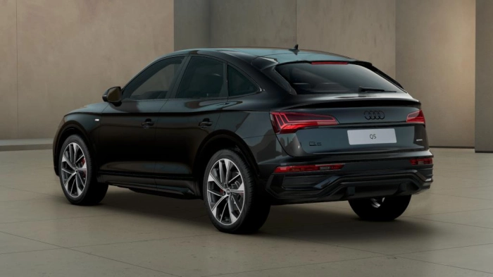 Audi Q5 Sportback   Sportback Identity Black 40 TFSI quattro 150(204) kW(CV) S tronic