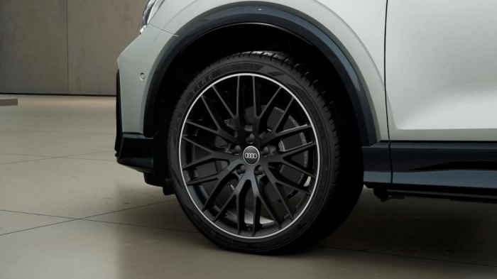 Audi Q2    Identity Black 35 TFSI  110(150) kW(CV) S tronic