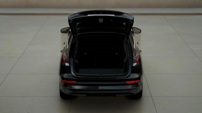 Audi Q4   SUV Custom edition e-tron  150,00 kW