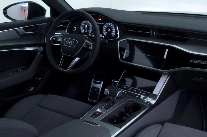 Audi A6 Avant   S line edition 50 TFSI e quattro 220(299) kW(CV) S tronic