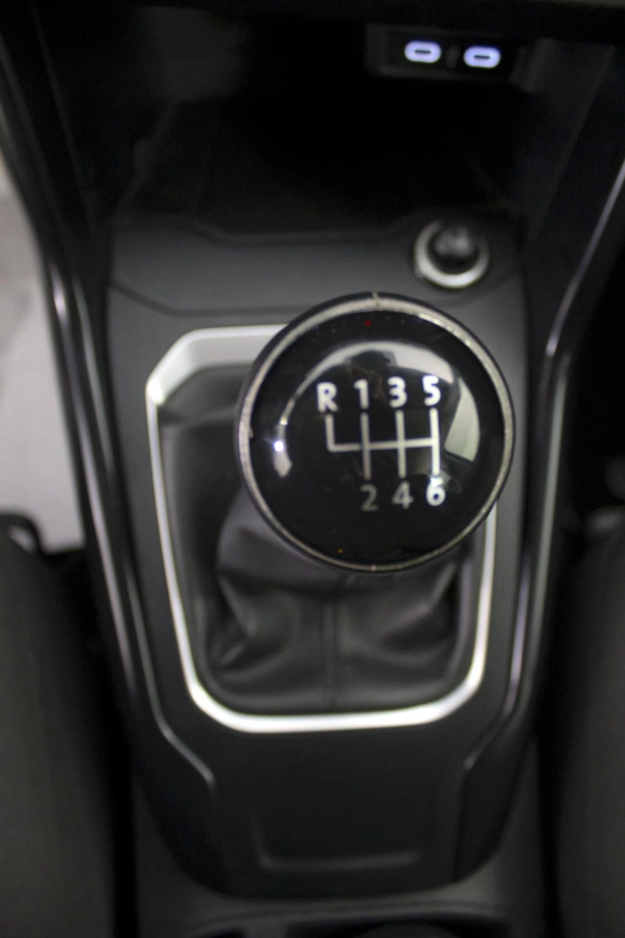 Volkswagen T-Roc  2017 -  1.0 tsi Business 110cv