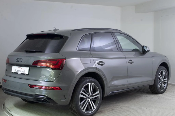 Audi Q5    S line plus 50 TFSI e quattro 220(299) kW(CV) S tronic