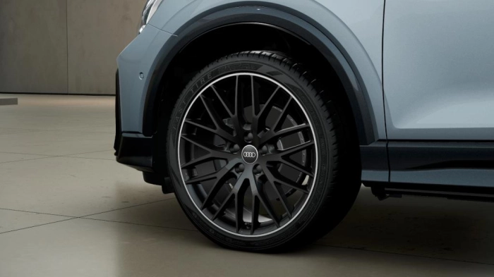 Audi Q2    Identity Black 35 TFSI  110(150) kW(CV) S tronic