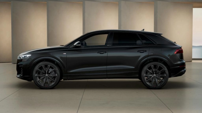 Audi Q8    S line edition TFSI e quattro 290 kW tiptronic
