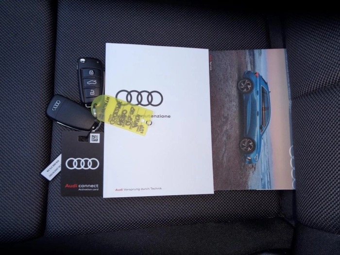 Audi Q3 Sportback  35 1.5 tfsi Identity Blac