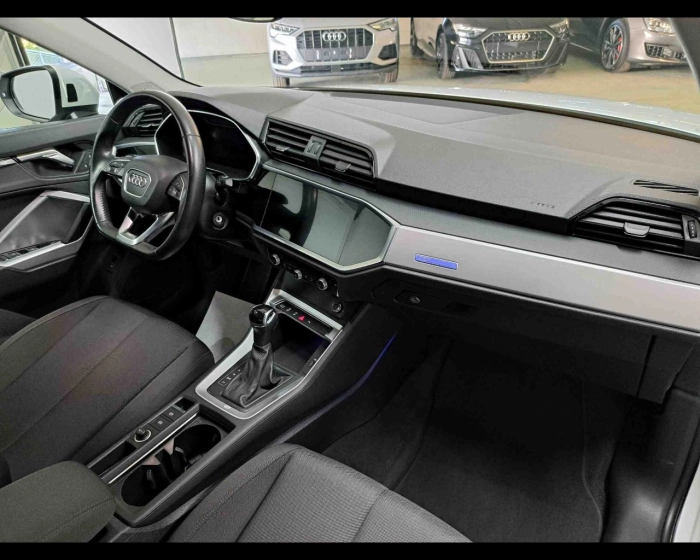 Audi Q3  35 1.5 tfsi Business Advanced s-tronic