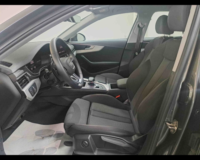 Audi A4 Avant  35 2.0 tdi mhev S Line edition 16