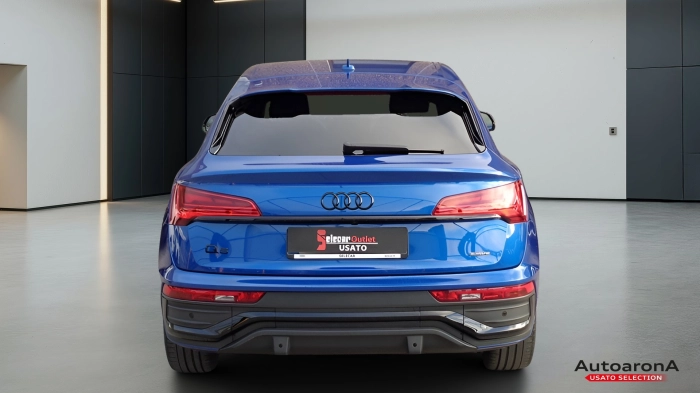 Audi Q5 Sportback  2021 -  40 2.0 tdi mhev 12V S line 