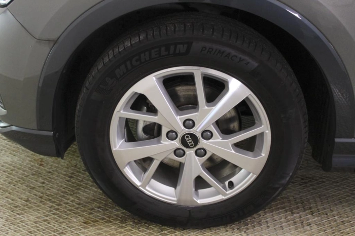 Audi Q3  35 2.0 tdi Business Advanced s-tronic