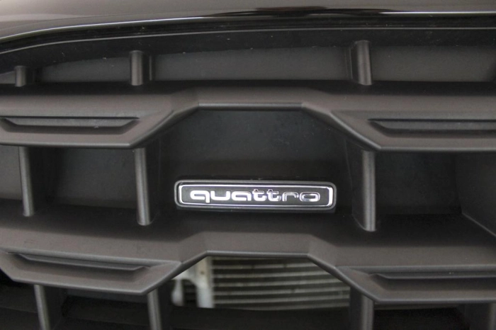 Audi Q2    Admired Advanced 35 TDI quattro 110(150) kW(PS) S tronic