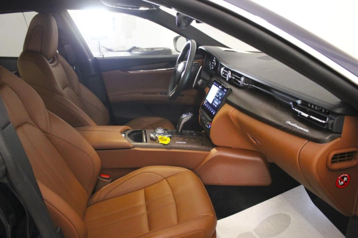 Maserati Quattroporte  3.0 V6 Modena Q4 430cv a