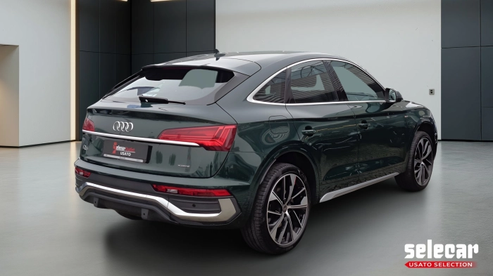 Audi Q5 Sportback  2021 -  40 2.0 tdi mhev 12V S line 