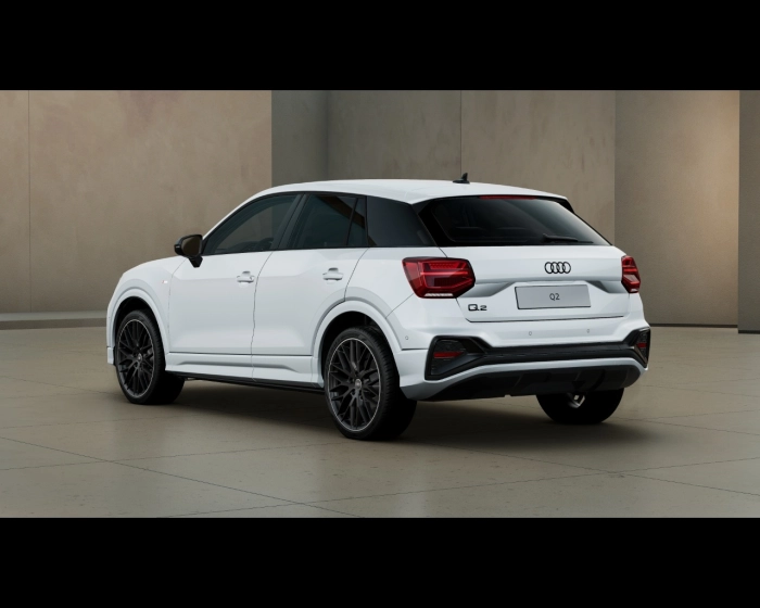 Audi Q2    Identity Black 35 TFSI  110(150) kW(CV) S tronic