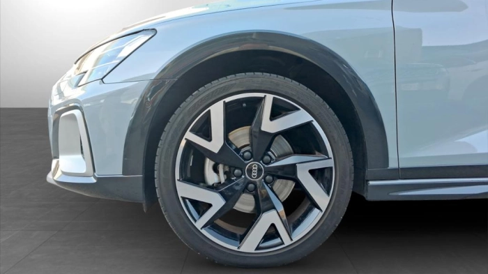 Audi A3 Allstreet  2.0 tdi Identity Contras