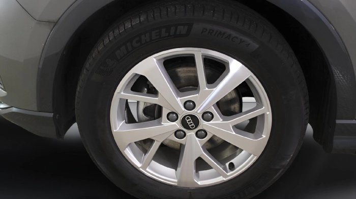 Audi Q3  35 2.0 tdi Business Advanced s-tronic