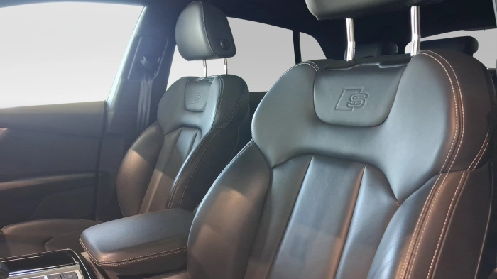 Audi Q8  3.0 tdi mhev S line edition quattro 286cv tip
