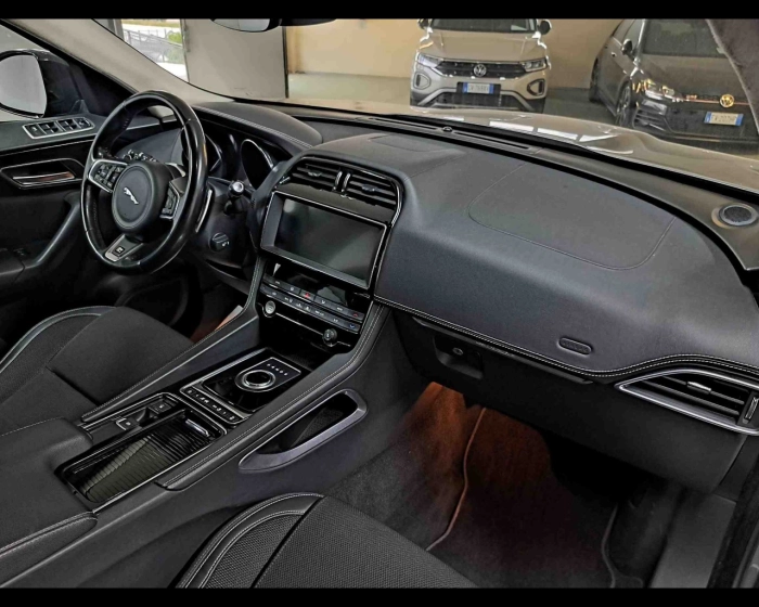 Jaguar F-Pace  2.0d i4 R-Sport awd 180cv auto my19