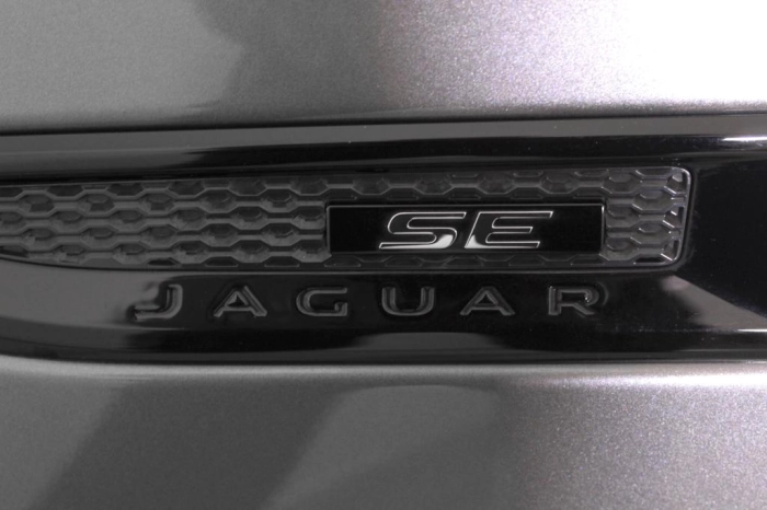 Jaguar E-Pace  2.0d i4 R-Dynamic awd 180cv auto my19